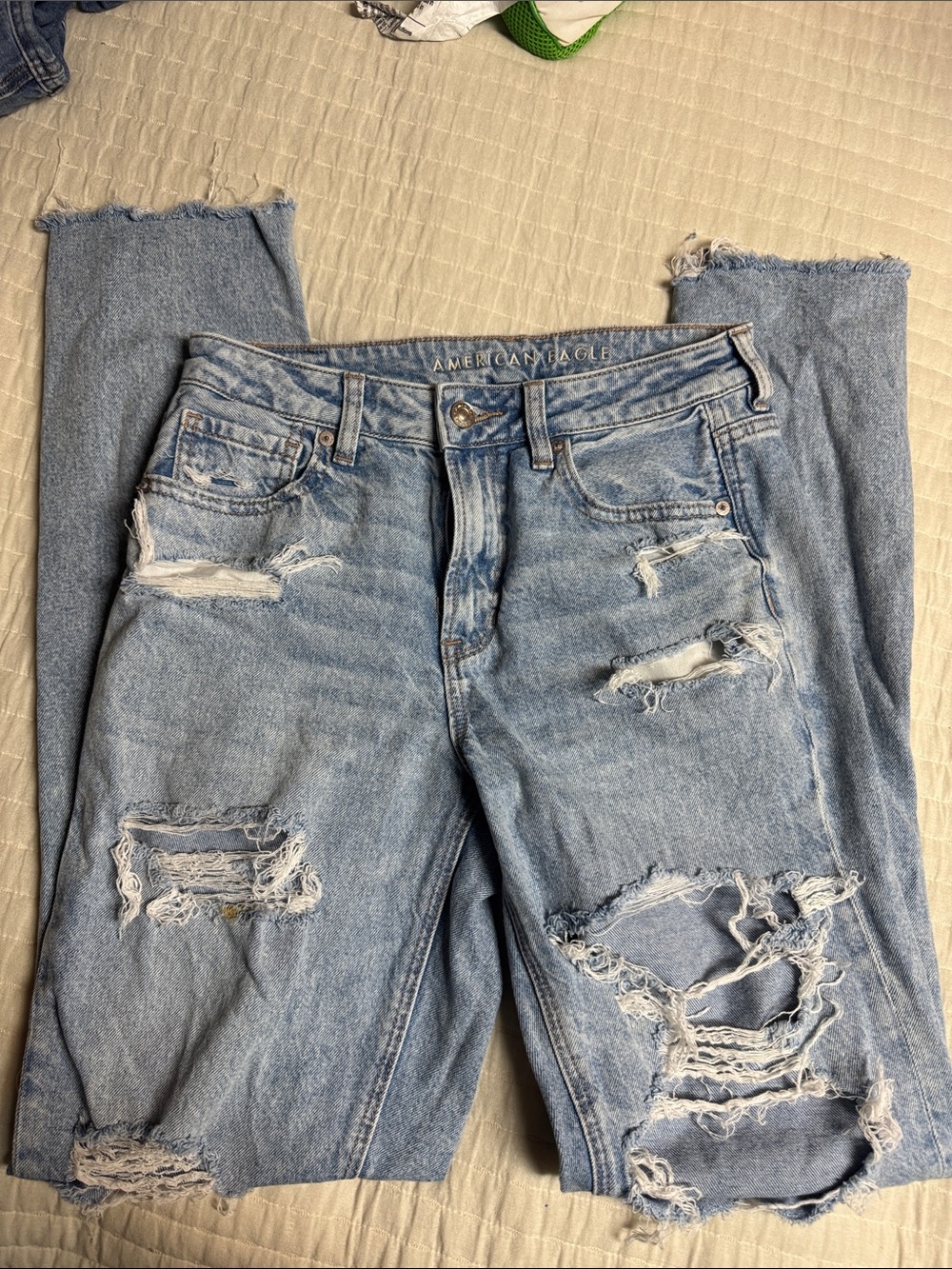 American Eagle Outfitters Light Blue Distressed Women’s Jeans